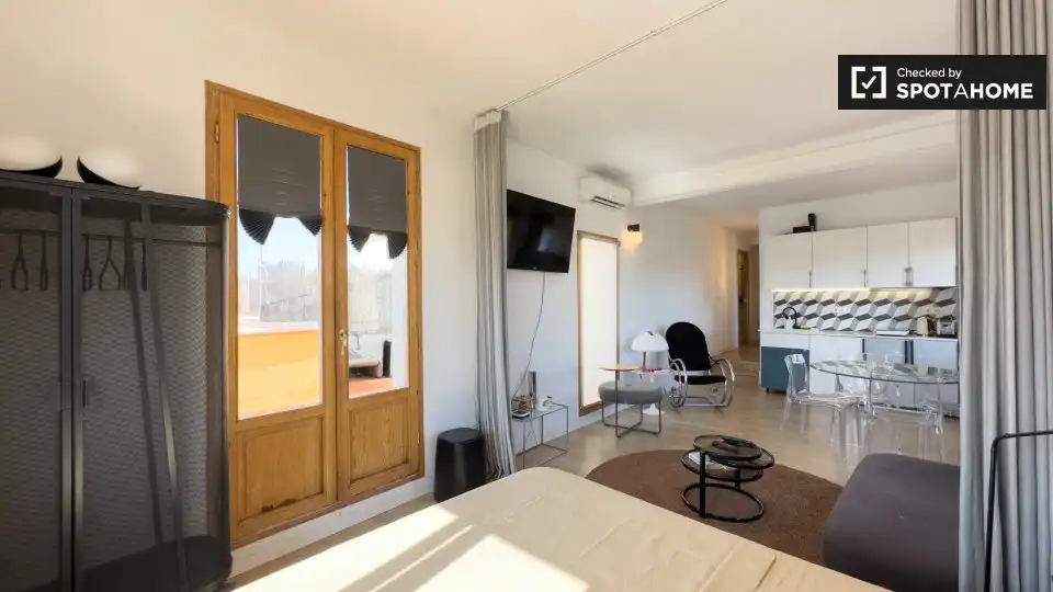 Flat with terrace to rent in Ciutat Vella, imagen 3