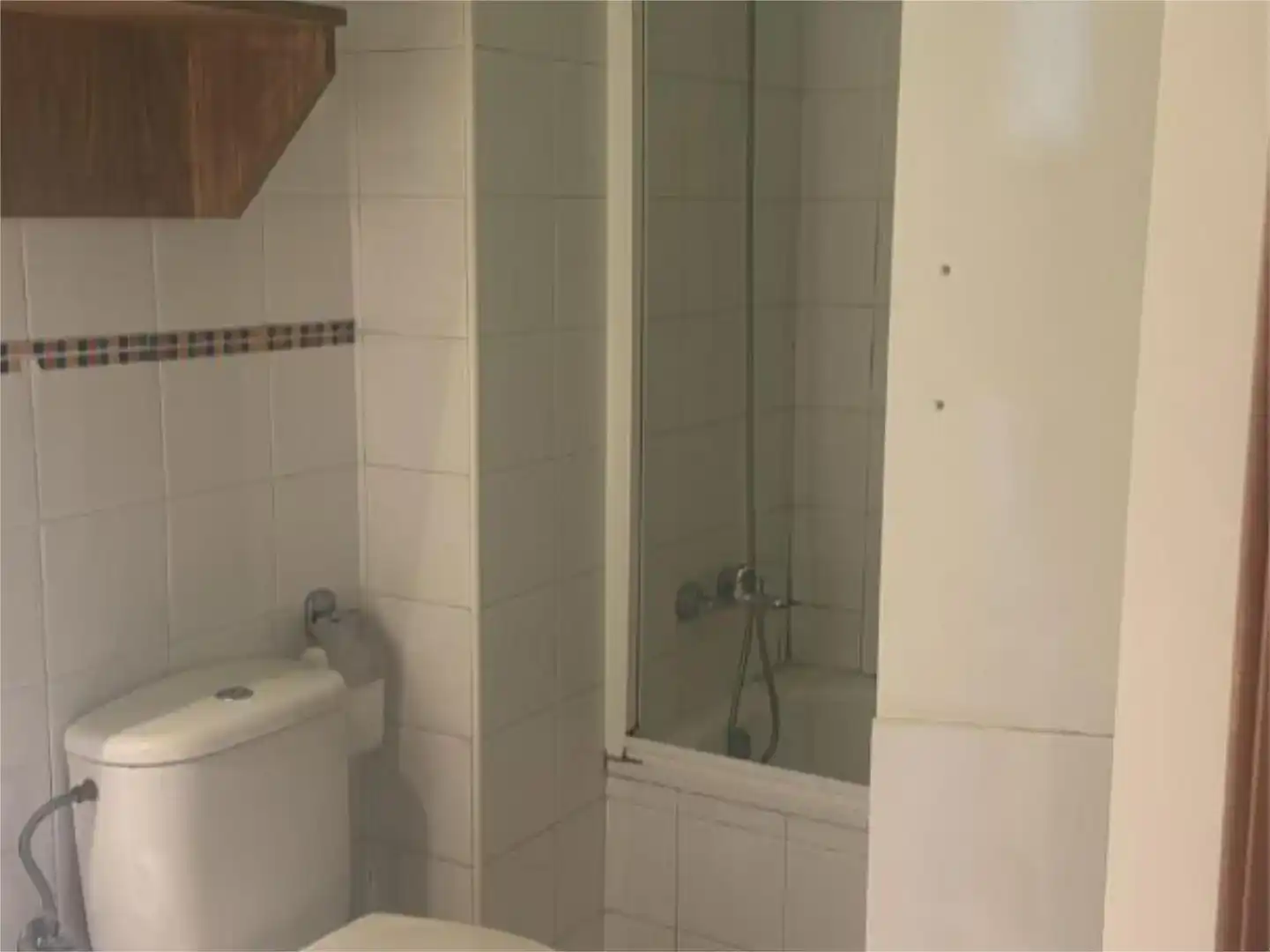Bany de Pis per a compartir en Martorell amb Parquet, Moblat i Balcó