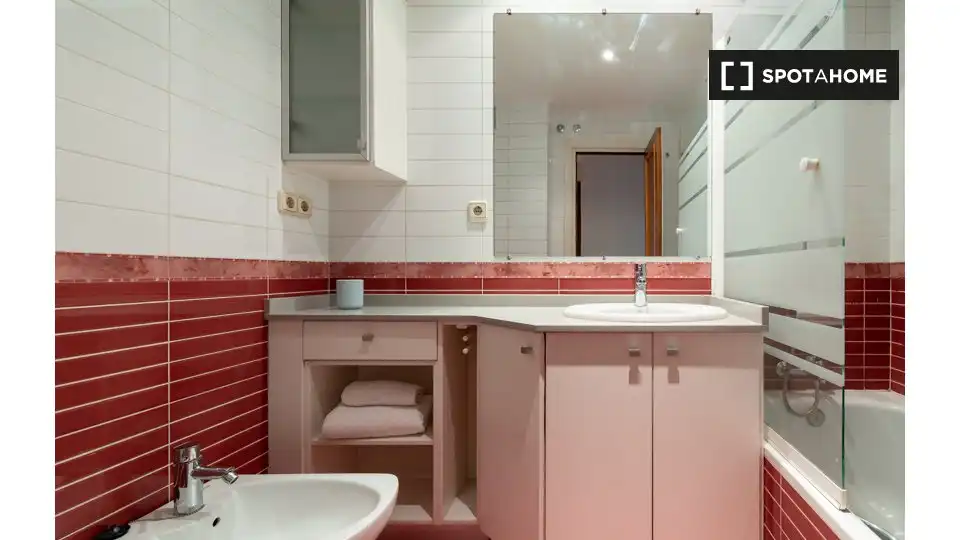 Baño de Piso de alquiler en Madrid con Aire acondicionado, Calefacción y Amueblado