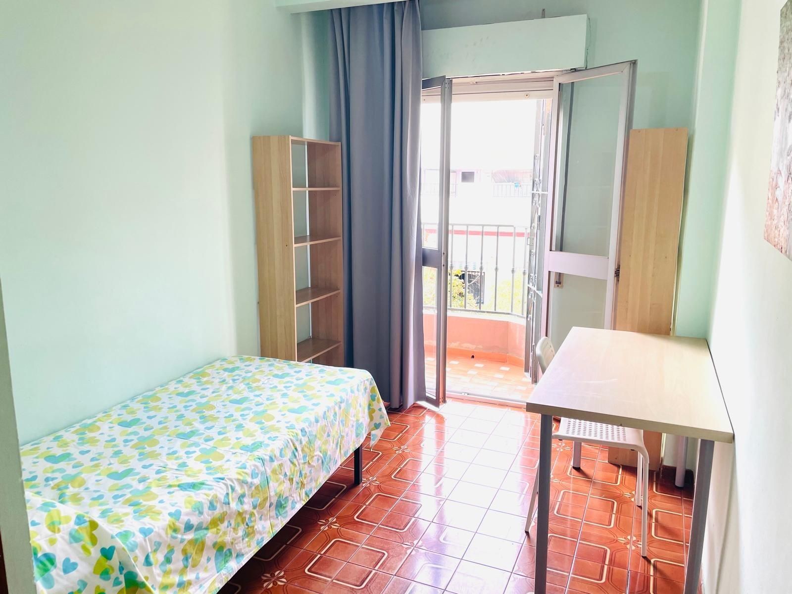 Habitación de Piso de alquiler en  Sevilla Capital