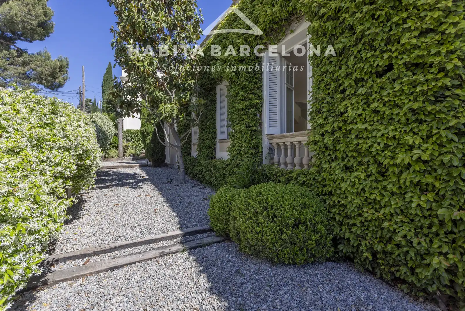 Vista exterior de Casa o xalet de lloguer en Barcelona amb Aire condicionat, Calefacció i Jardí privat
