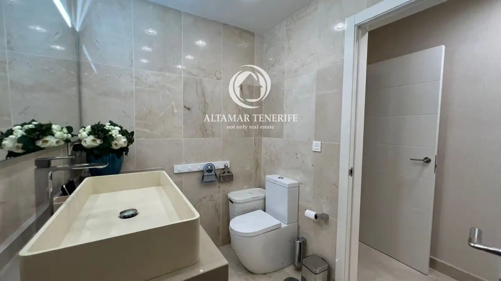 Apartamento con piscina en venta en Costa Adeje, imagen 29