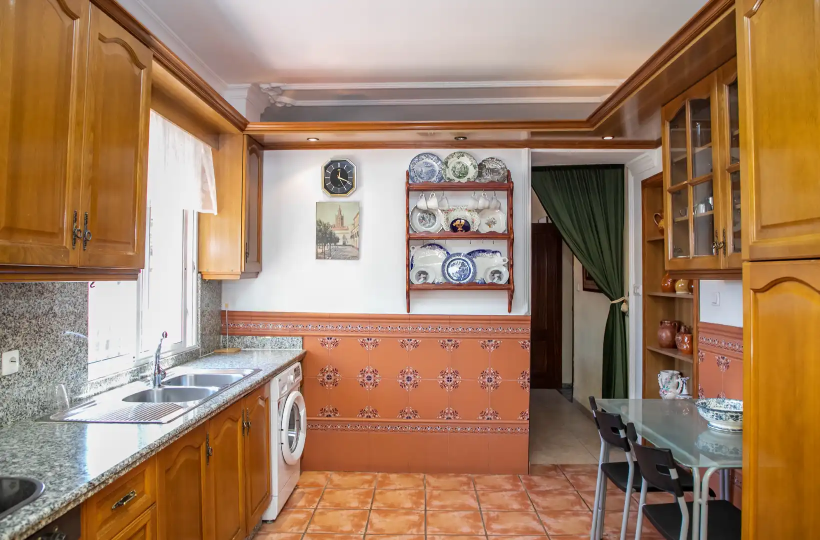 Cocina de Casa o chalet en venta en Castilleja de la Cuesta con Aire acondicionado, Calefacción y Jardín privado