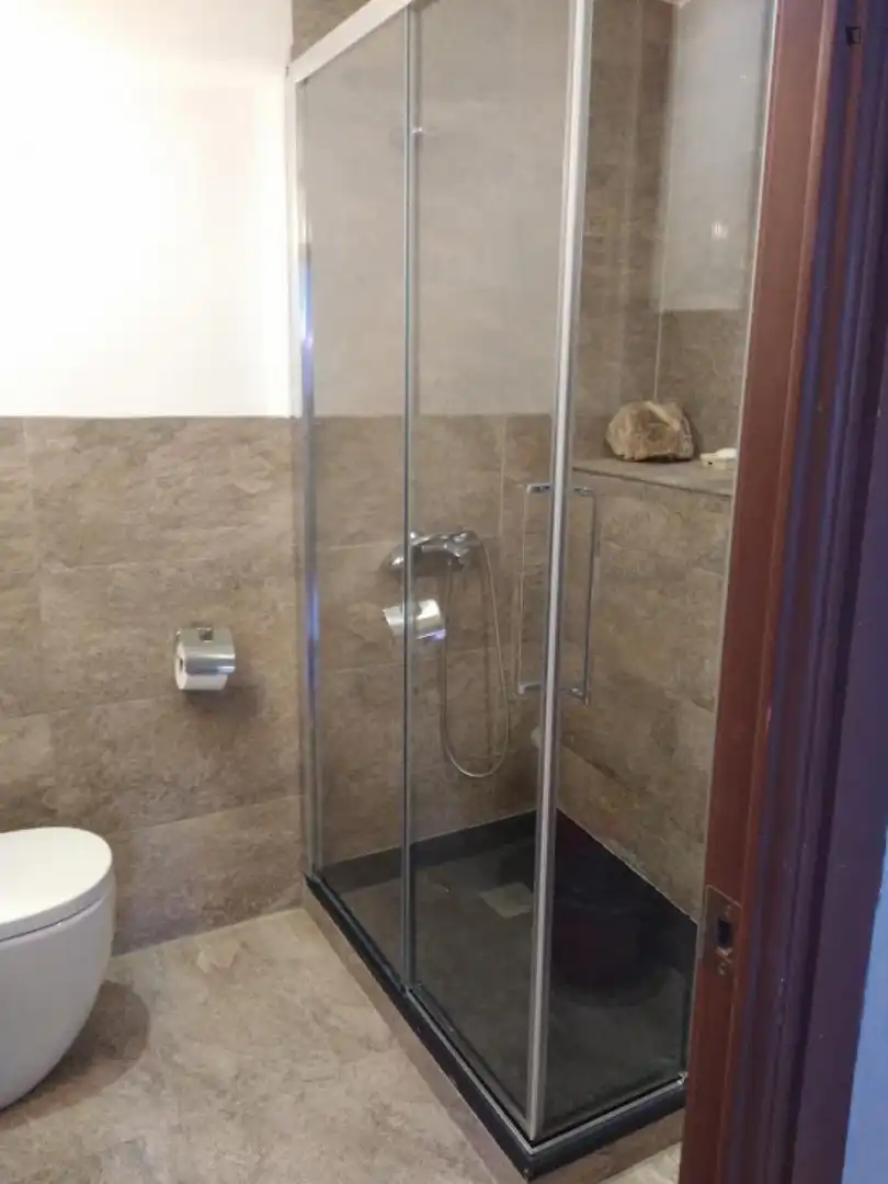 Badezimmer von Wohnung zur Miete in Madrid mit Klimaanlage, Möbliert und Waschmaschine