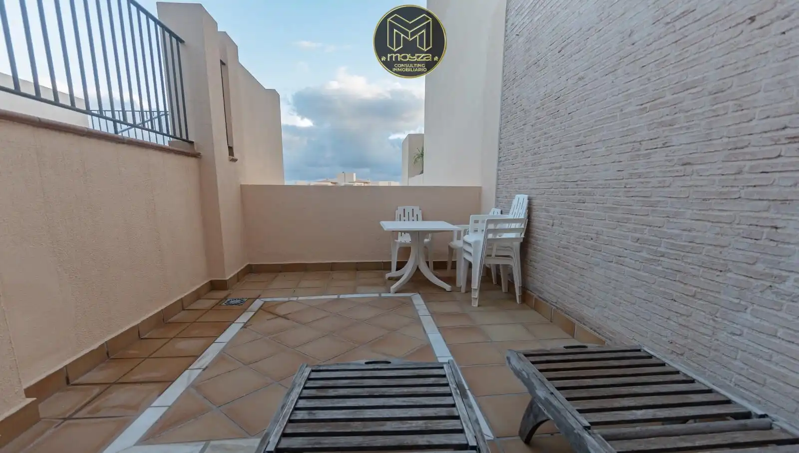 Terrasse von Dachboden zur Miete in Estepona