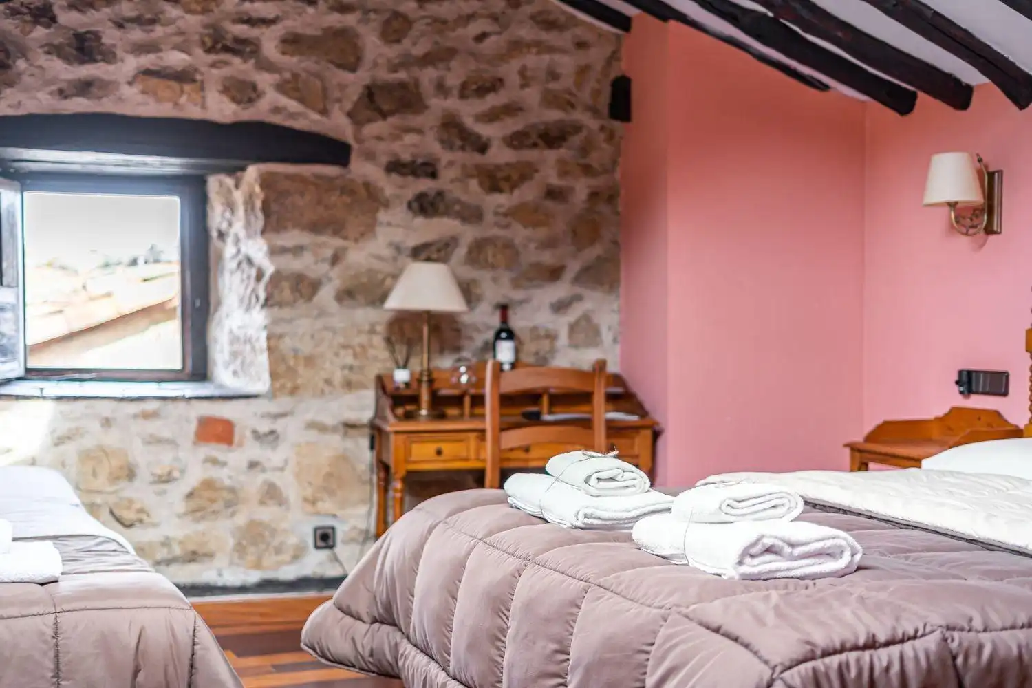 Dormitori de Finca rústica en venda en Candelario amb Calefacció, Jardí privat i Terrassa