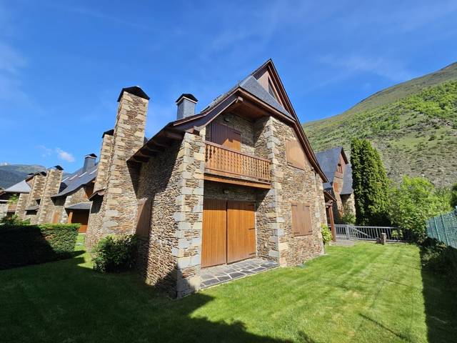 Casa-chalet en Venta en N/A en Escunhau