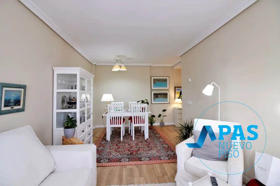 Living room of Flat for sale in Santander  with Heating, Private garden and Storage room