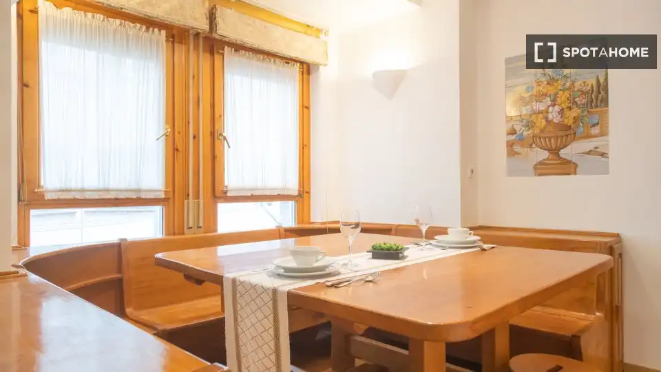 Dining room of Flat for rent in Madrid  with Air Conditioner, Heating and Furnished
