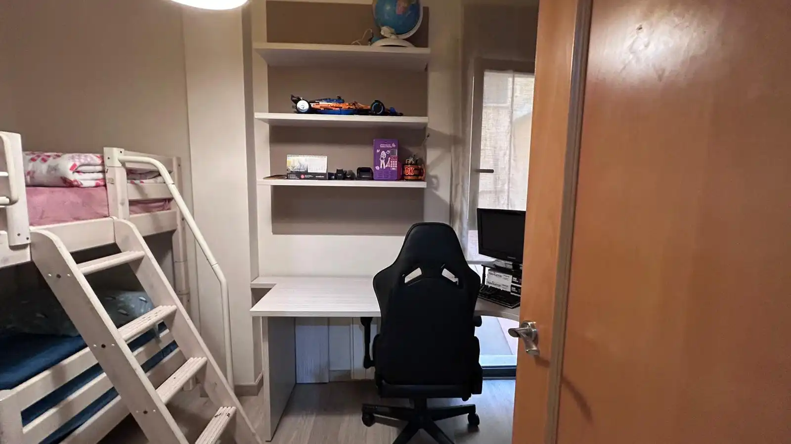 Ground floor for sale in Cornellà de Llobregat  with Storage room