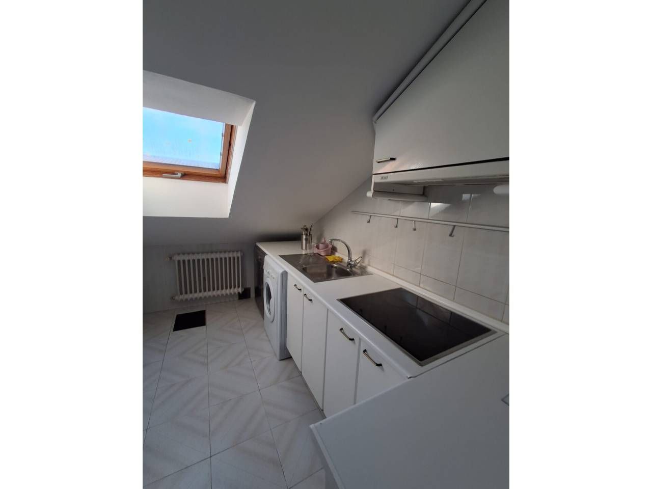 Kitchen of Attic for sale in  Toledo Capital  with Air Conditioner and Heating