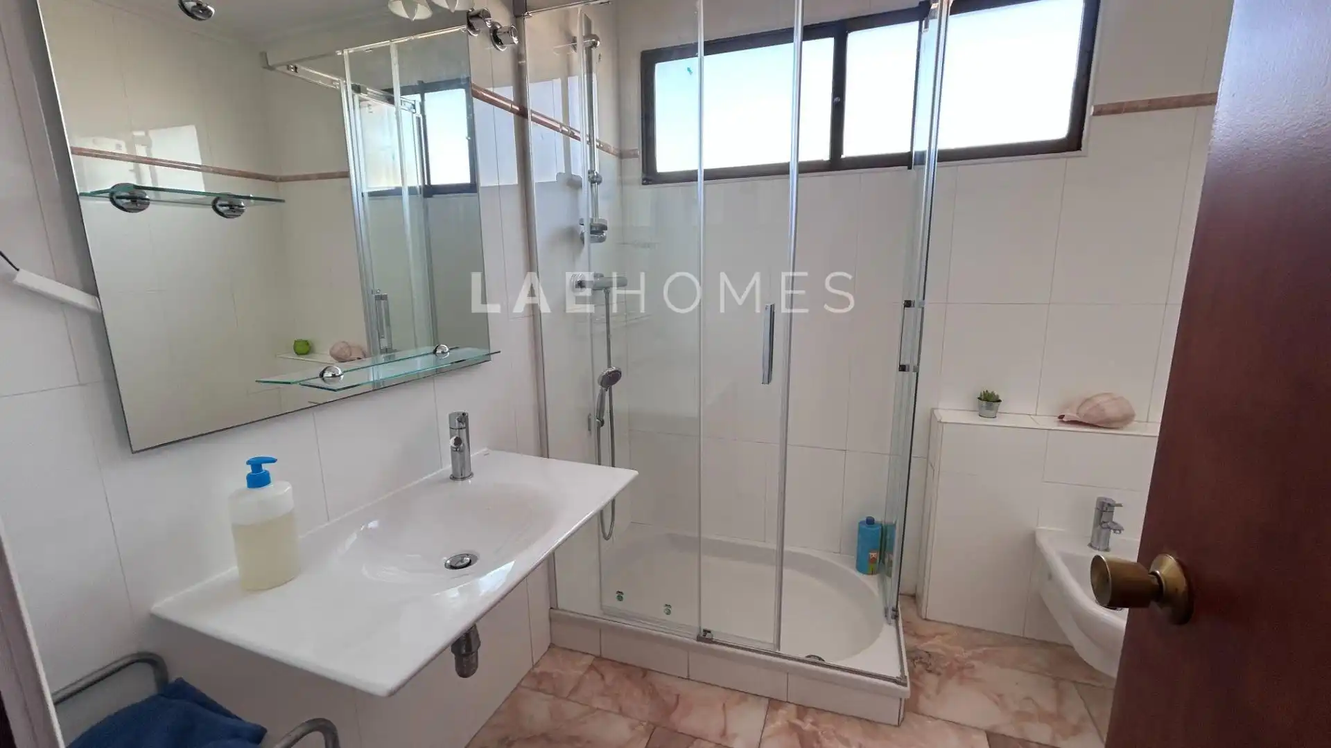 Bathroom of Attic for rent in El Campello  with Air Conditioner, Parquet flooring and Furnished