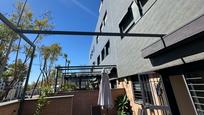 Exterior view of Flat for sale in Camas  with Air Conditioner, Storage room and Community pool