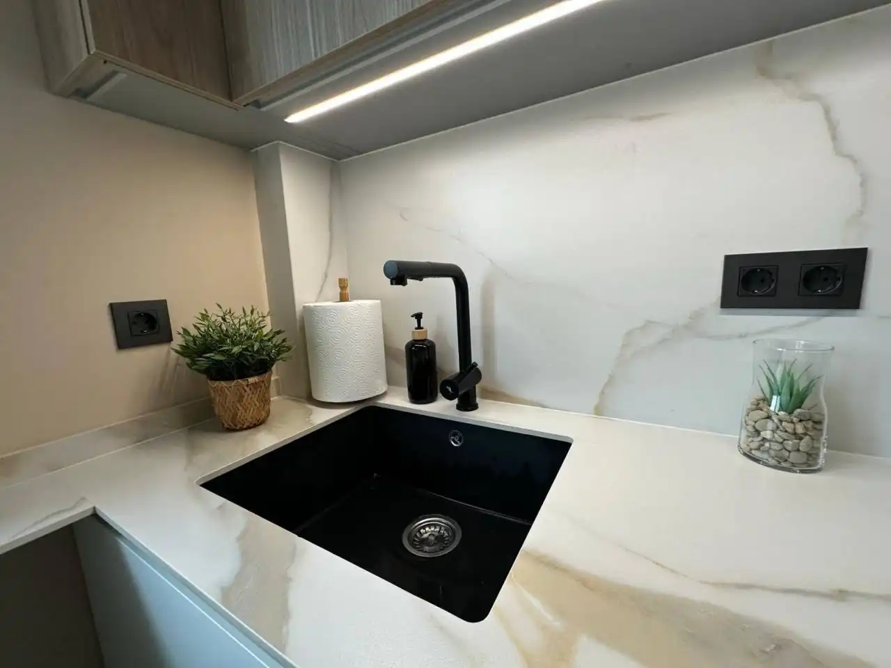 Cocina de Piso en venta en Ourense Capital  con Calefacción, Trastero y Balcón