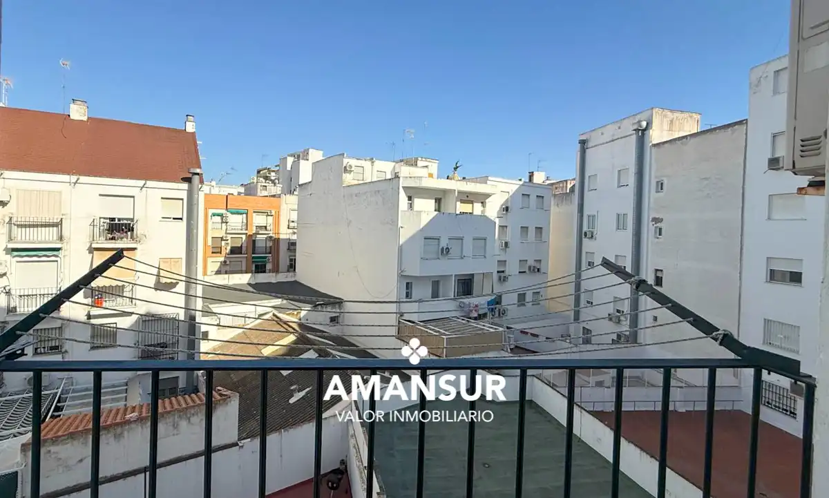 Appartamento con terrazza in affitto a Avenida Alemania, imagen 3