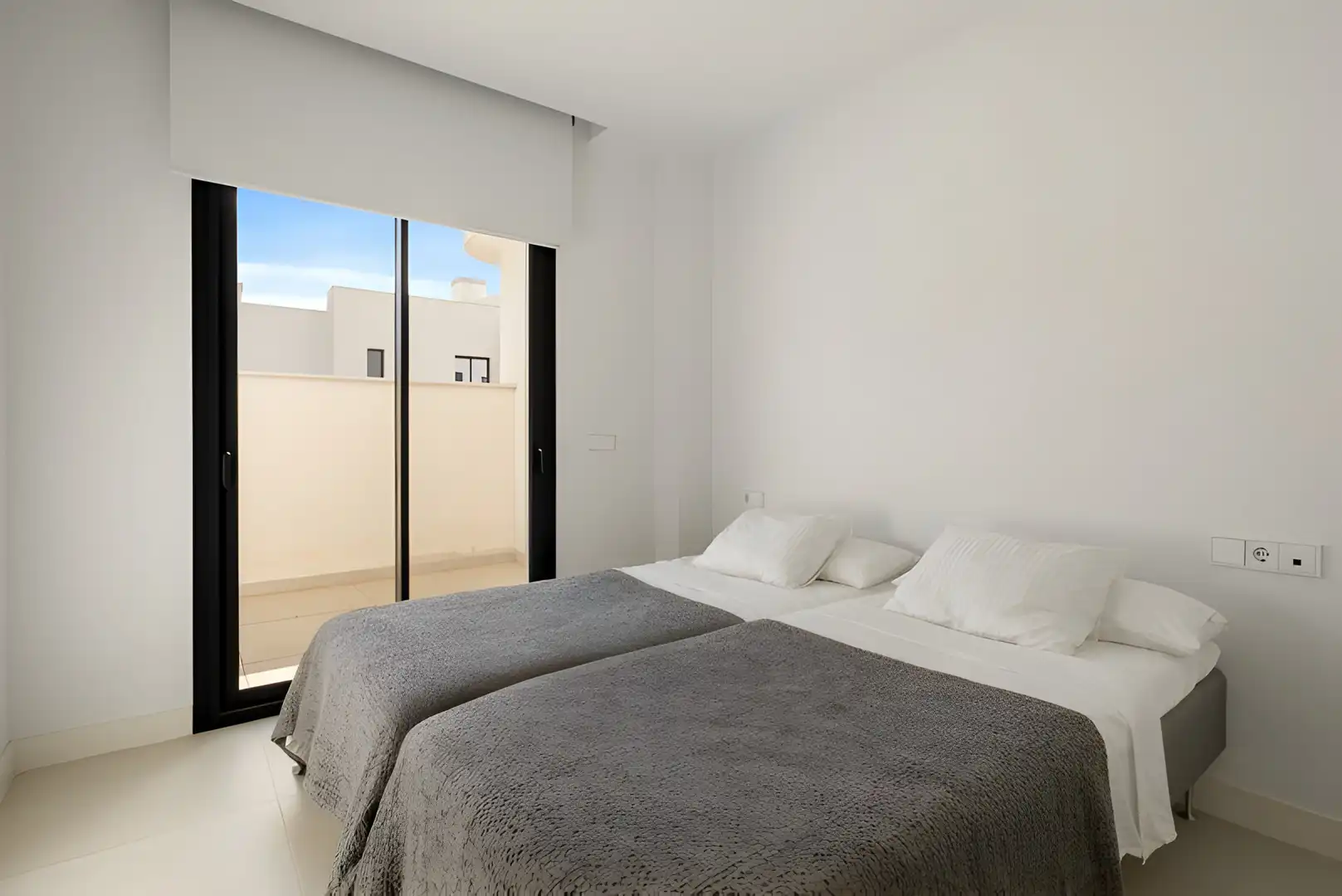 Dormitori de Planta baixa en venda en Fuengirola amb Aire condicionat, Calefacció i Jardí privat