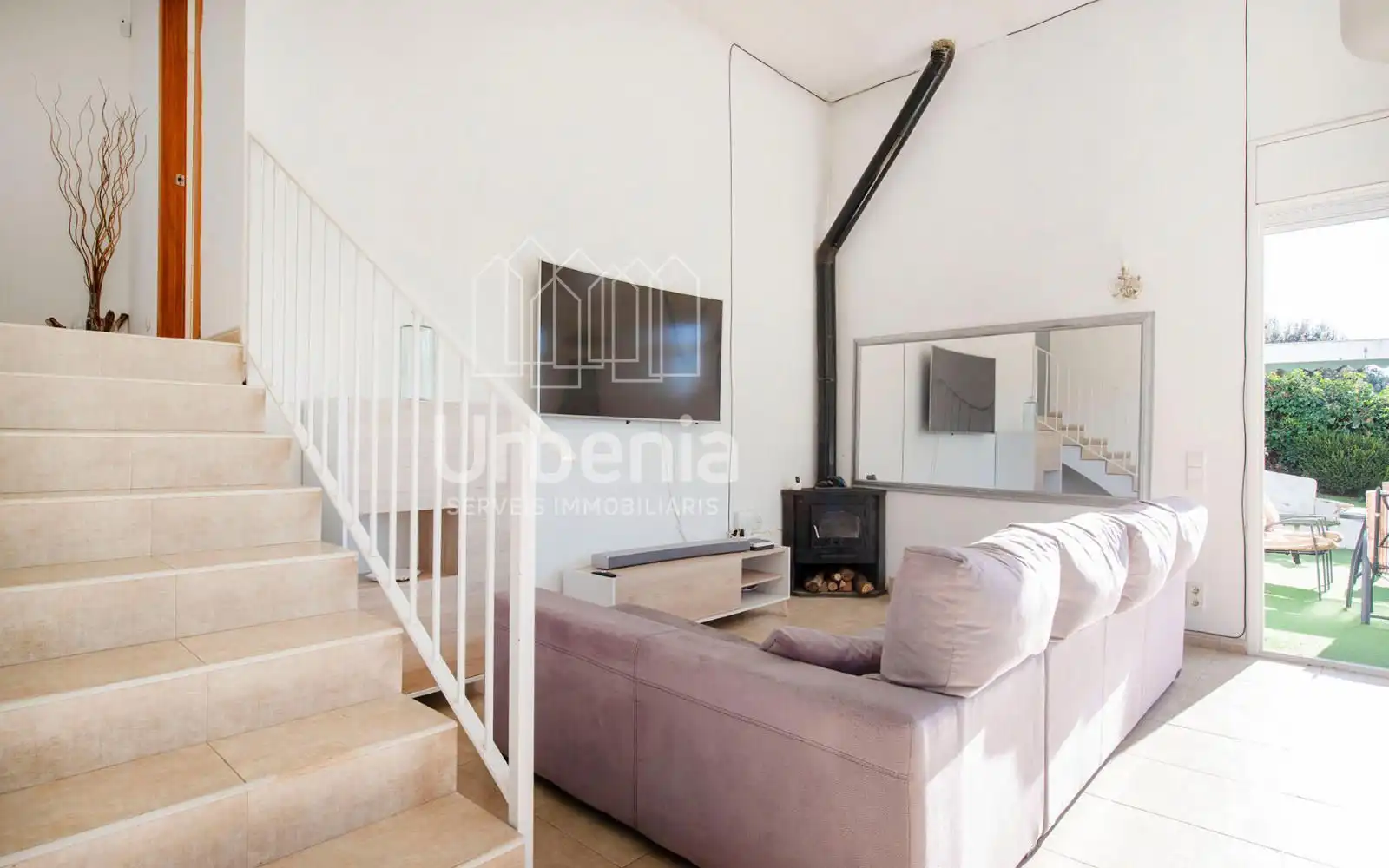 Sala d'estar de Casa o xalet en venda en Sant Cebrià de Vallalta amb Aire condicionat, Calefacció i Terrassa