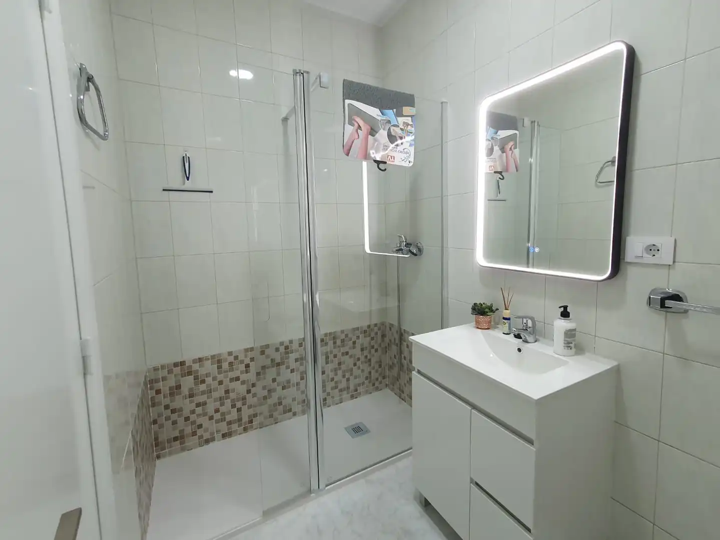 Baño de Piso de alquiler en Ourense Capital  con Calefacción y Amueblado