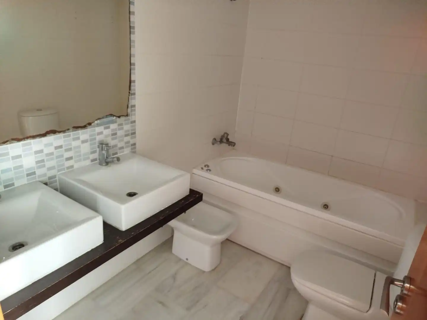 Baño de Piso en venta en Castellón de la Plana / Castelló de la Plana con Aire acondicionado, Terraza y Trastero
