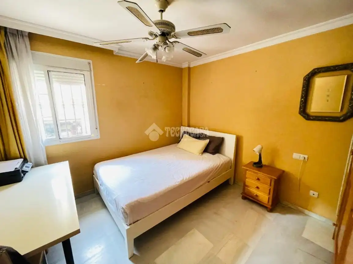 Bedroom of Flat for sale in Fuengirola  with Balcony