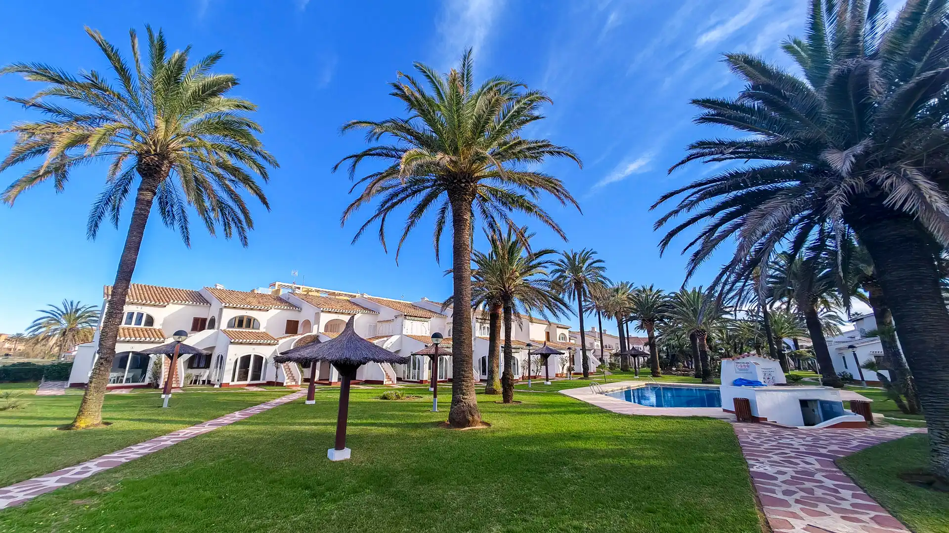 Vista exterior de Casa adosada en venta en Dénia con Aire acondicionado, Terraza y Trastero