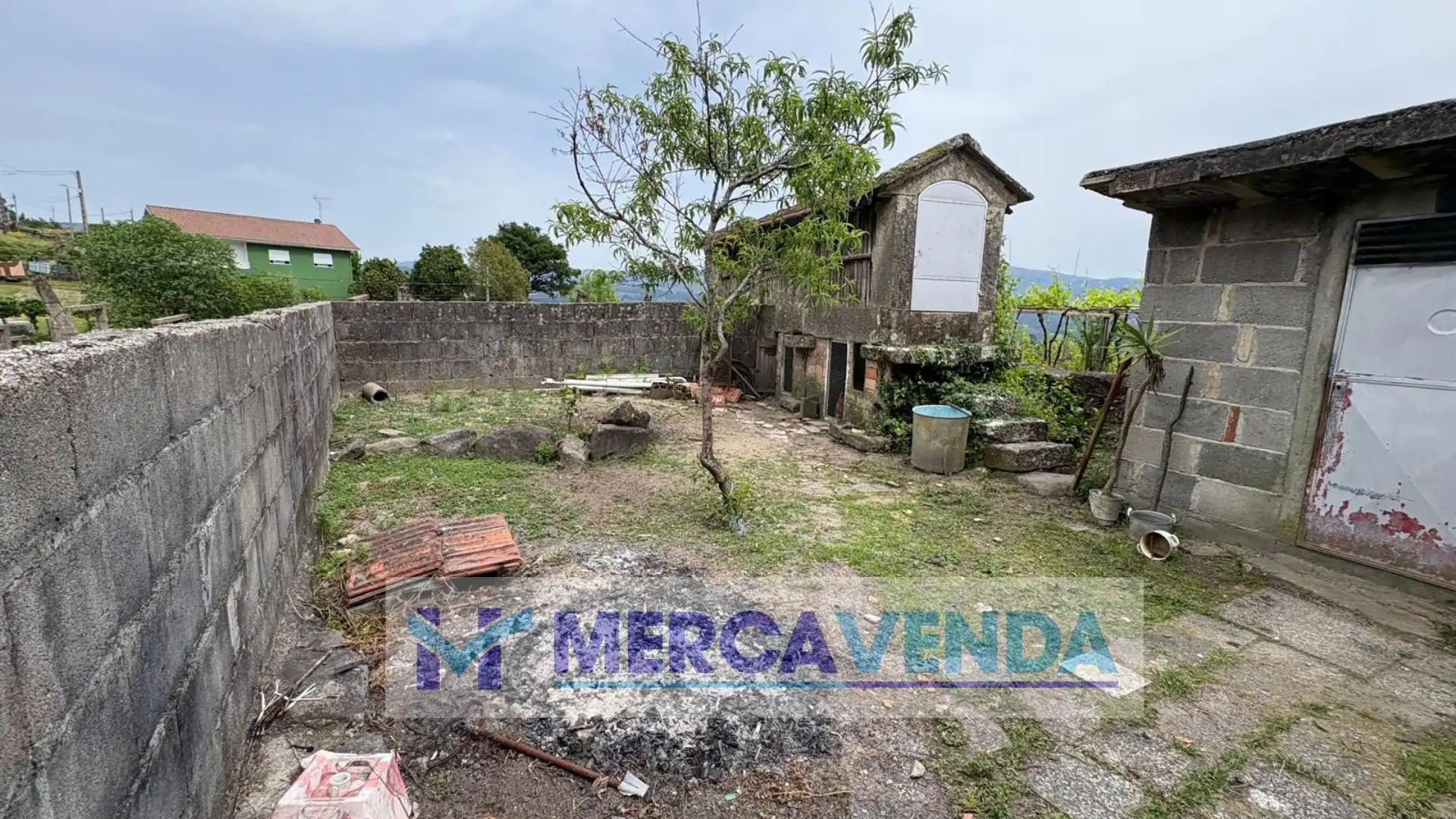 Casa adosada en venta en Mondariz con Calefacción, Jardín privado y Trastero