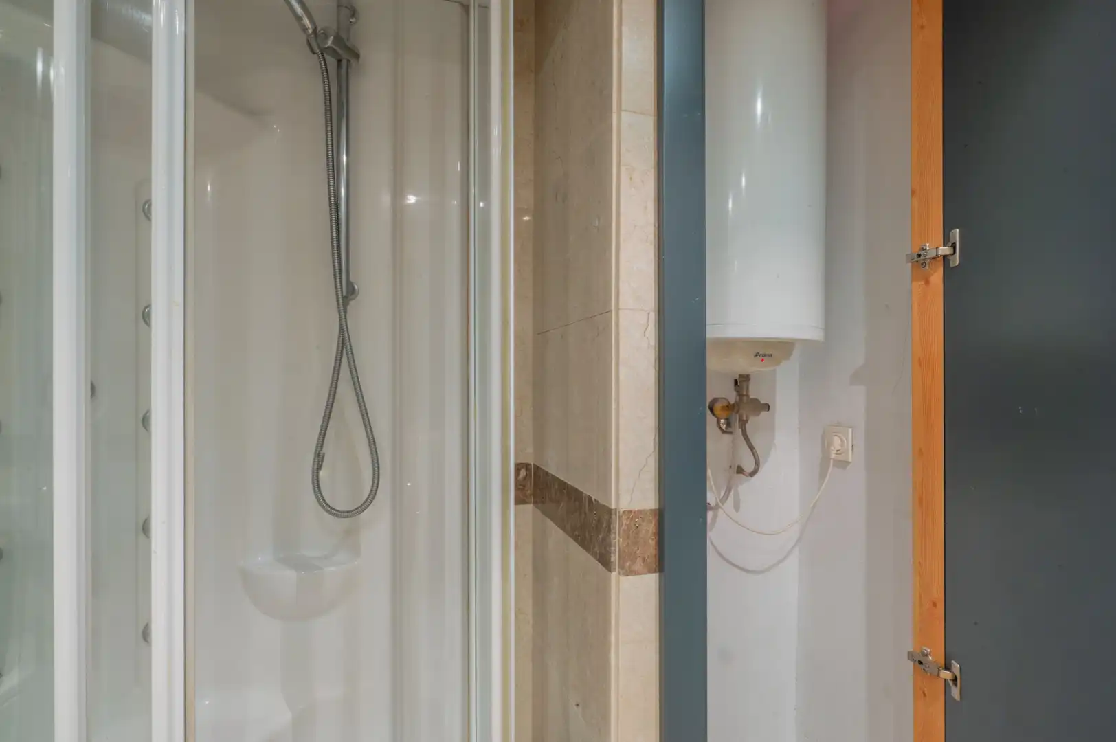 Baño de Oficina en venta en Alcorcón con Aire acondicionado, Calefacción y Trastero