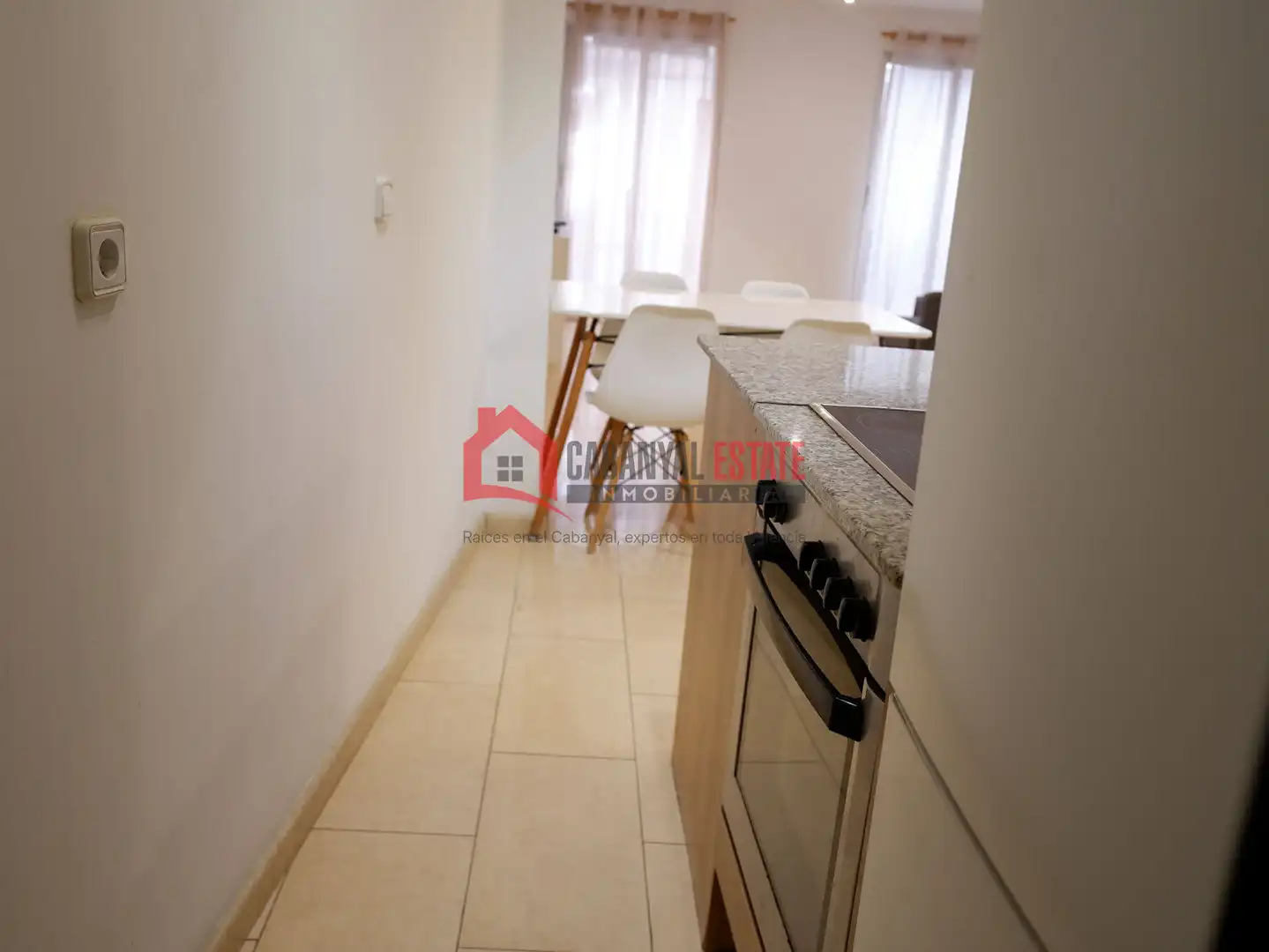 Cocina de Estudio de alquiler en Valencia con Aire acondicionado, Amueblado y Balcón