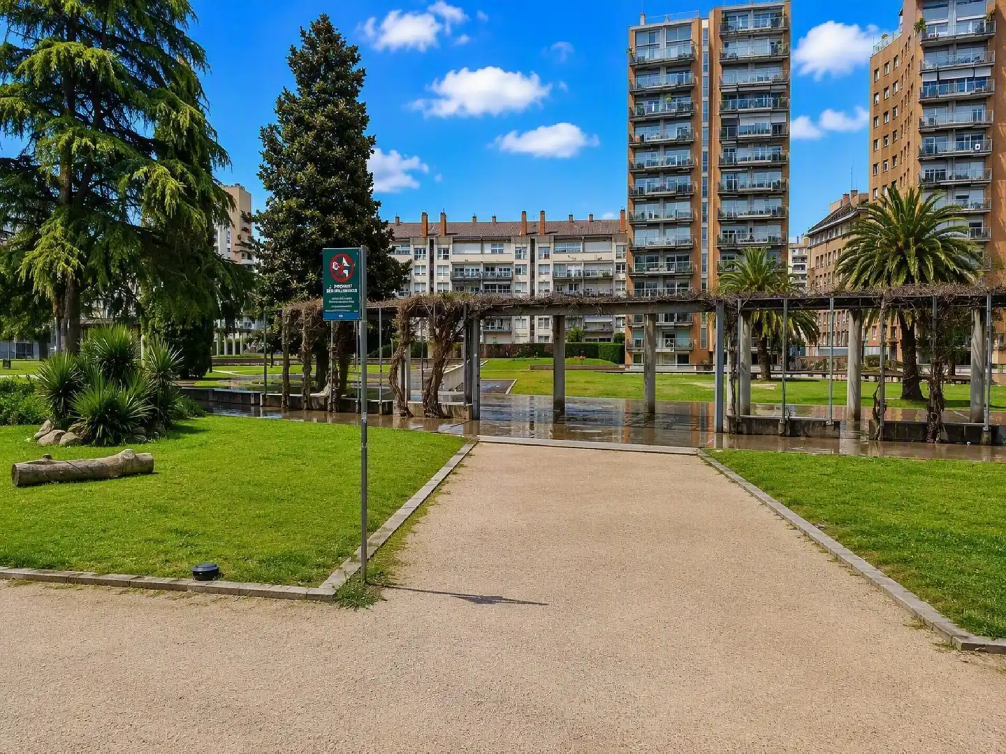 Vista exterior de Piso en venta en Carme - Vistalegre