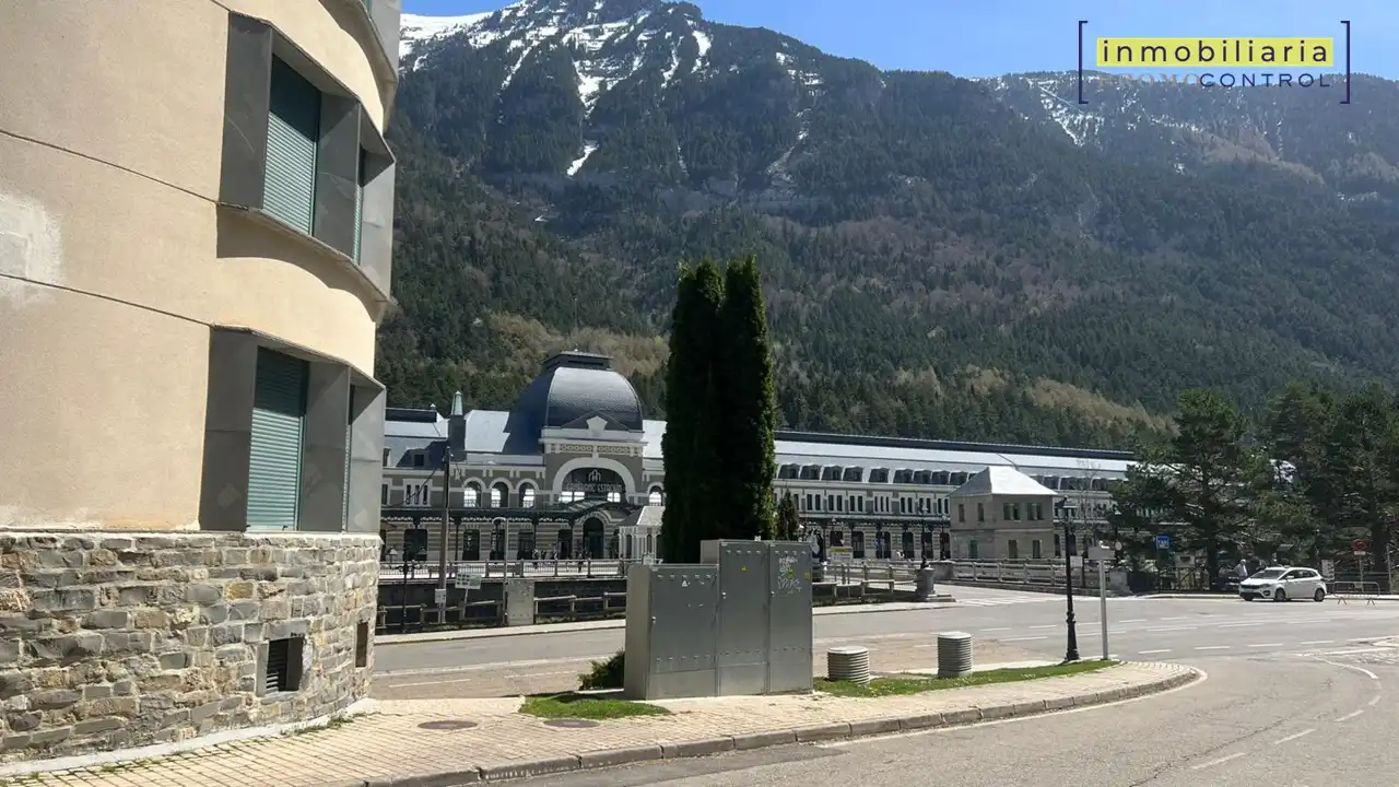 Piso en venta en Canfranc, Huesca