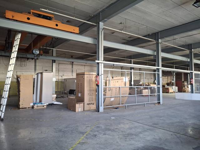 Nave industrial en Venta en Nucli Urbà