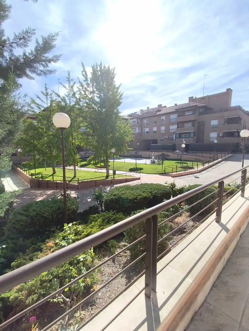 Exterior view of Flat for sale in Humanes de Madrid  with Air Conditioner, Heating and Terrace