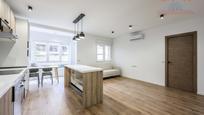 Living room of Flat to rent in  Madrid Capital  with Air Conditioner, Heating and Parquet flooring