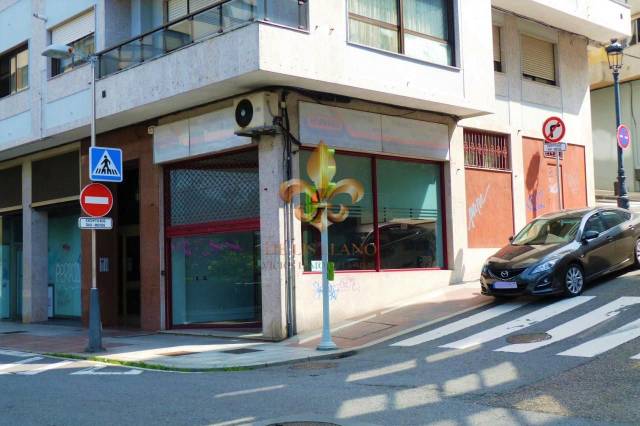 Local comercial en Venta en Camelias - Pi y Margall