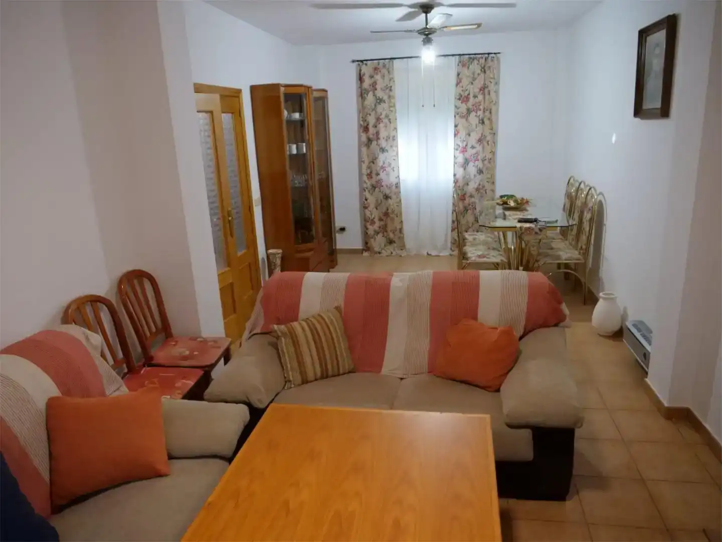 Wohnzimmer von Wohnung zur Miete in Baeza mit Privatgarten, Abstellraum und Möbliert