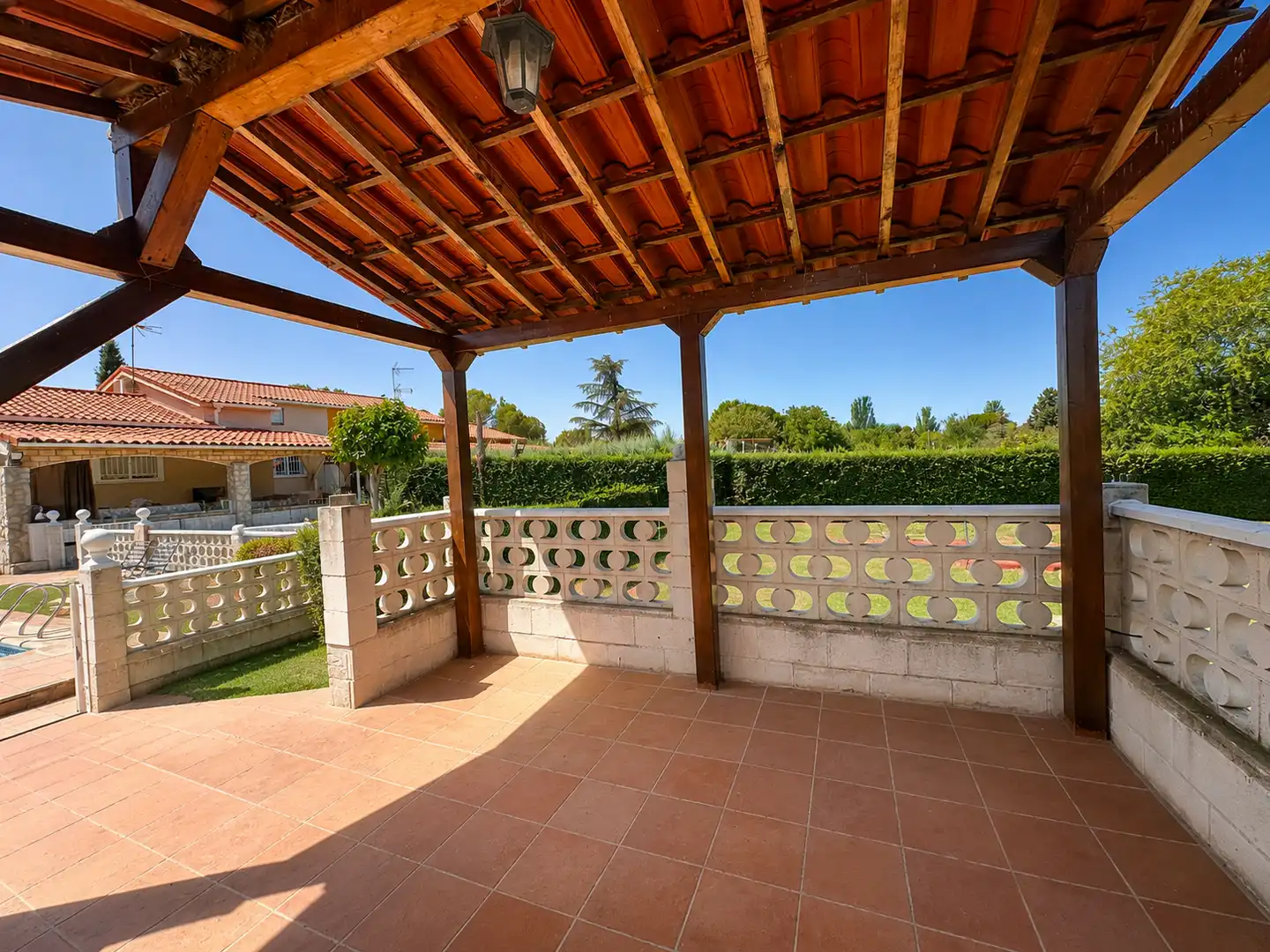 Terraza de Casa o chalet en venta en Nuevo Baztán con Aire acondicionado, Calefacción y Jardín privado