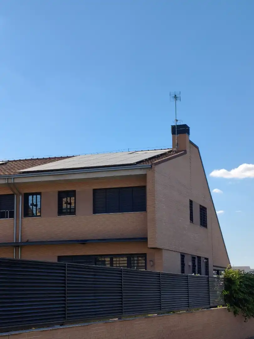 Vista exterior de Casa adosada en venda en Olías del Rey amb Terrassa i Balcó