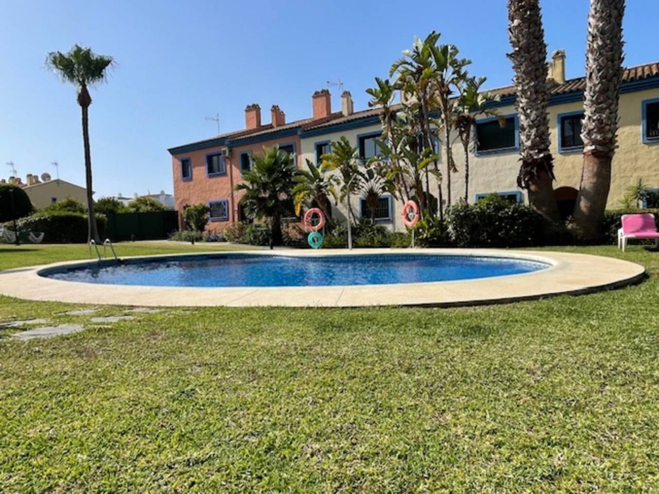 Piscina de Casa o xalet en venda en Manilva amb Aire condicionat, Calefacció i Jardí privat