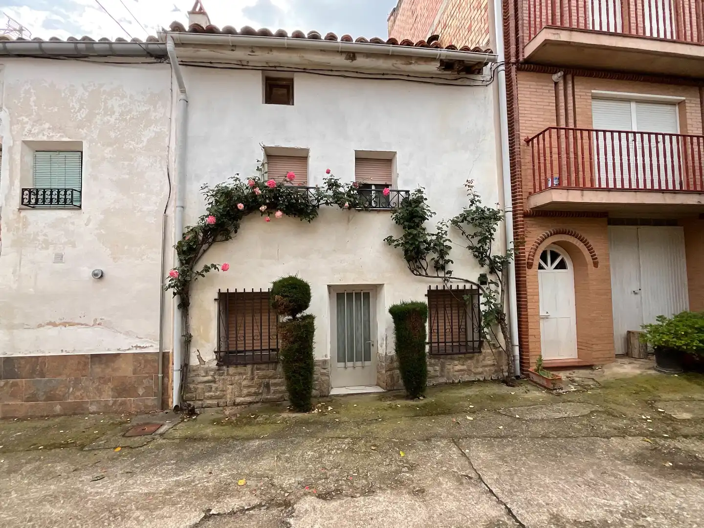 Vista exterior de Casa o chalet en venta en Santurde de Rioja con Trastero