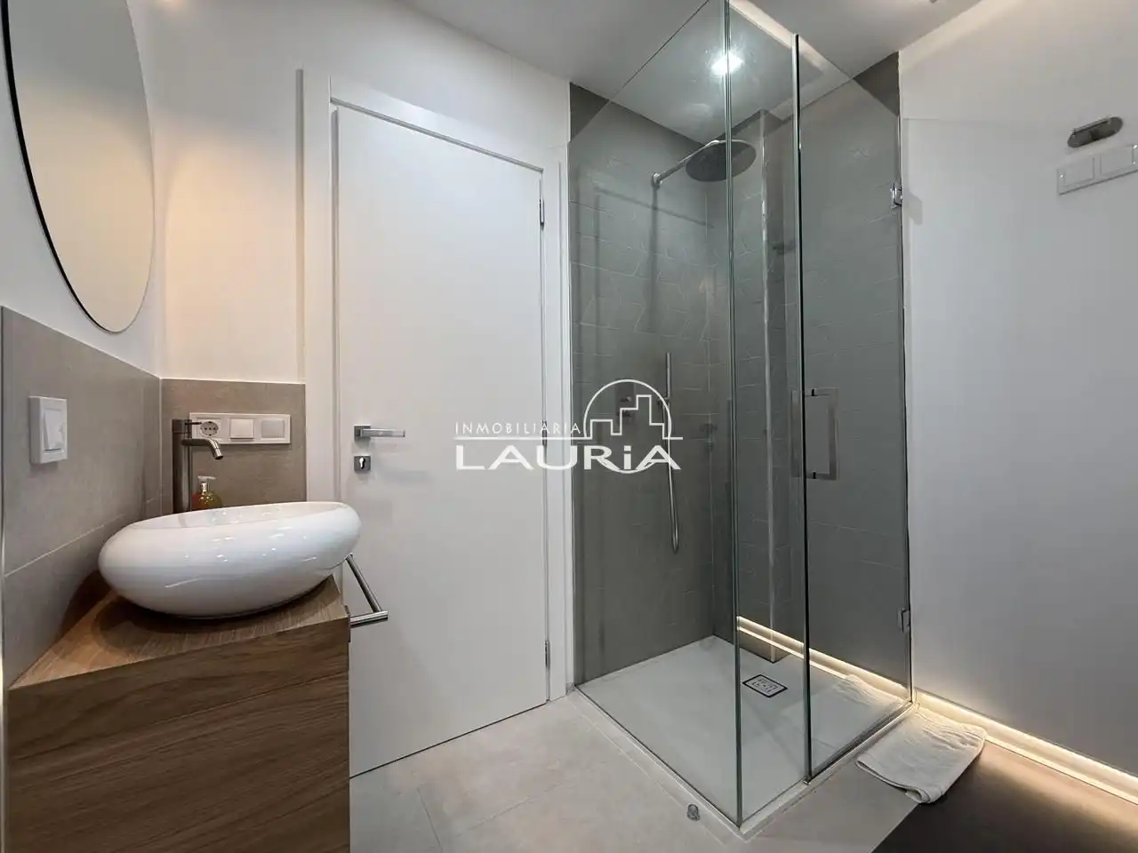 Baño de Piso en venta en Valencia con Aire acondicionado, Calefacción y Terraza