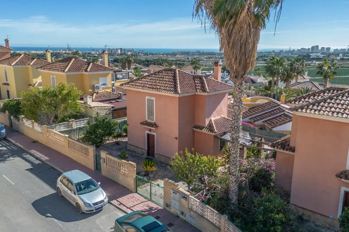 Casa o chalet en venta en Carrer de ľEspígol, Bonalba - Cotoveta