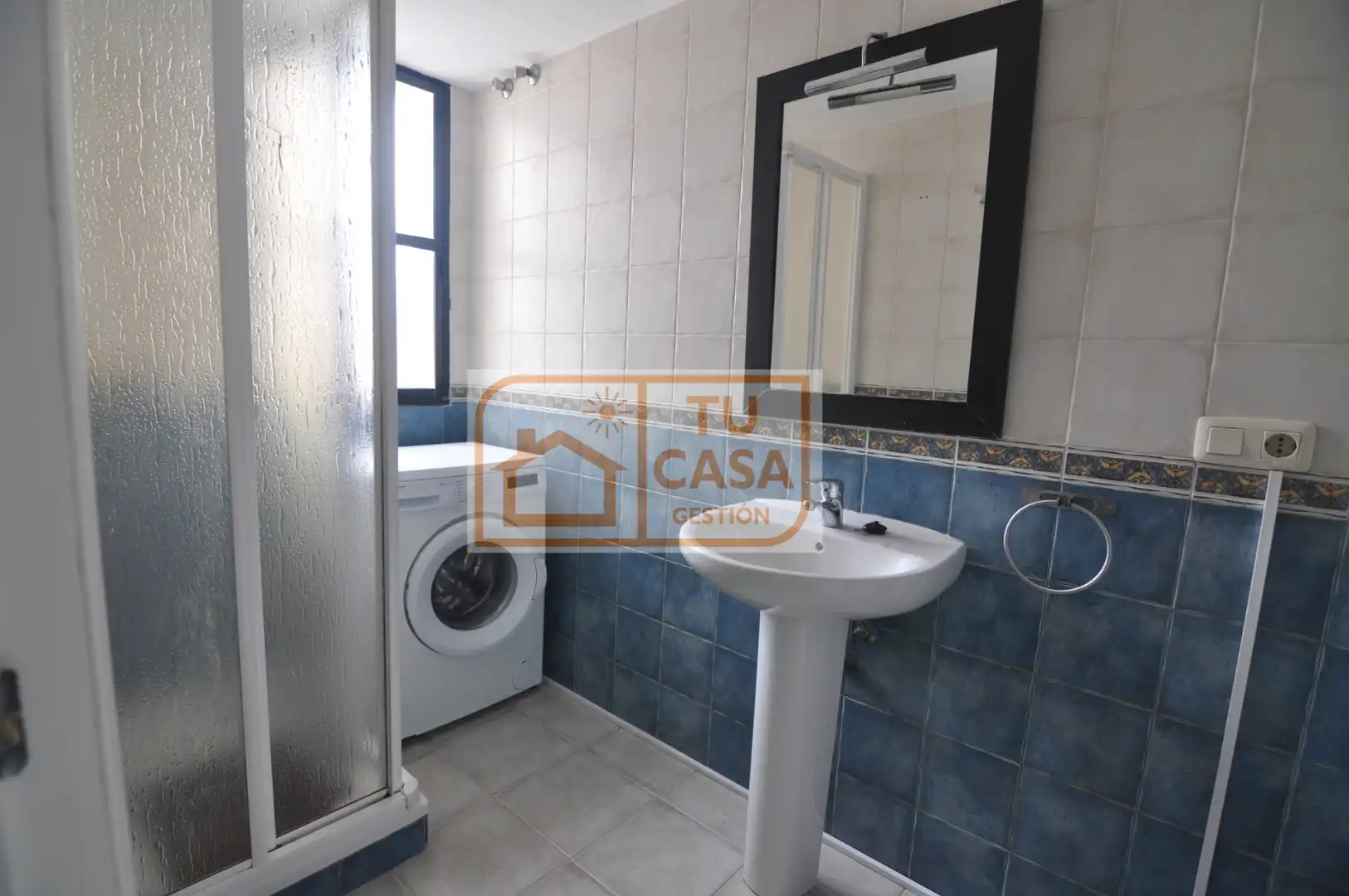 Badezimmer von Wohnung zur Miete in Cáceres mit Klimaanlage, Heizung und Möbliert
