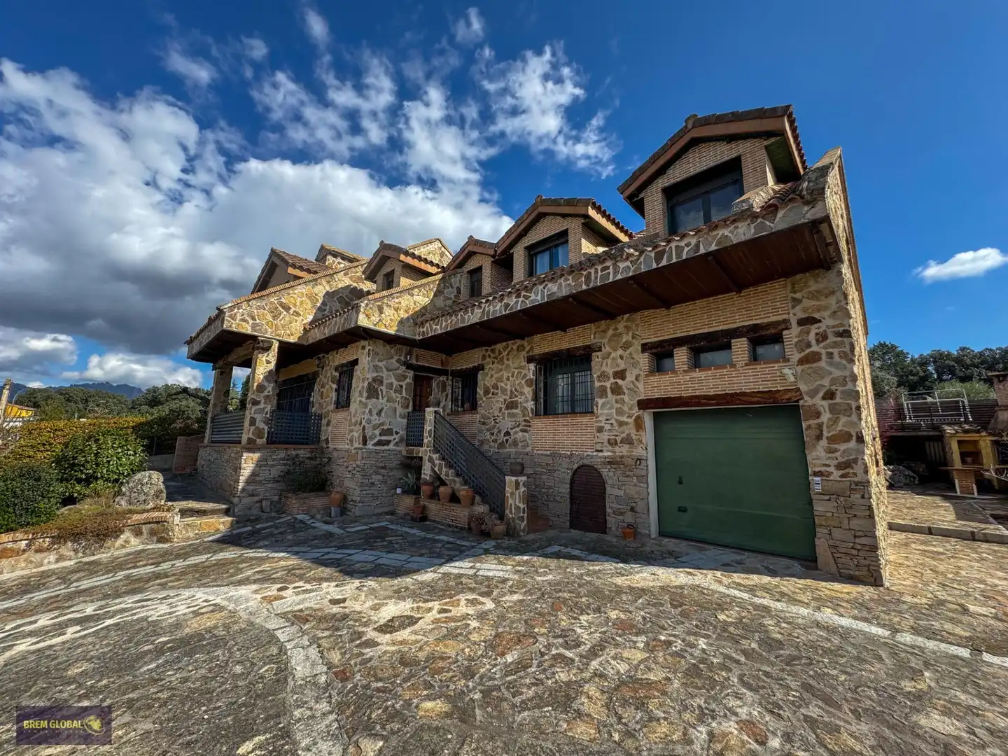Exterior view of Houses for sale in Navalafuente  with Heating, Private garden and Storage room