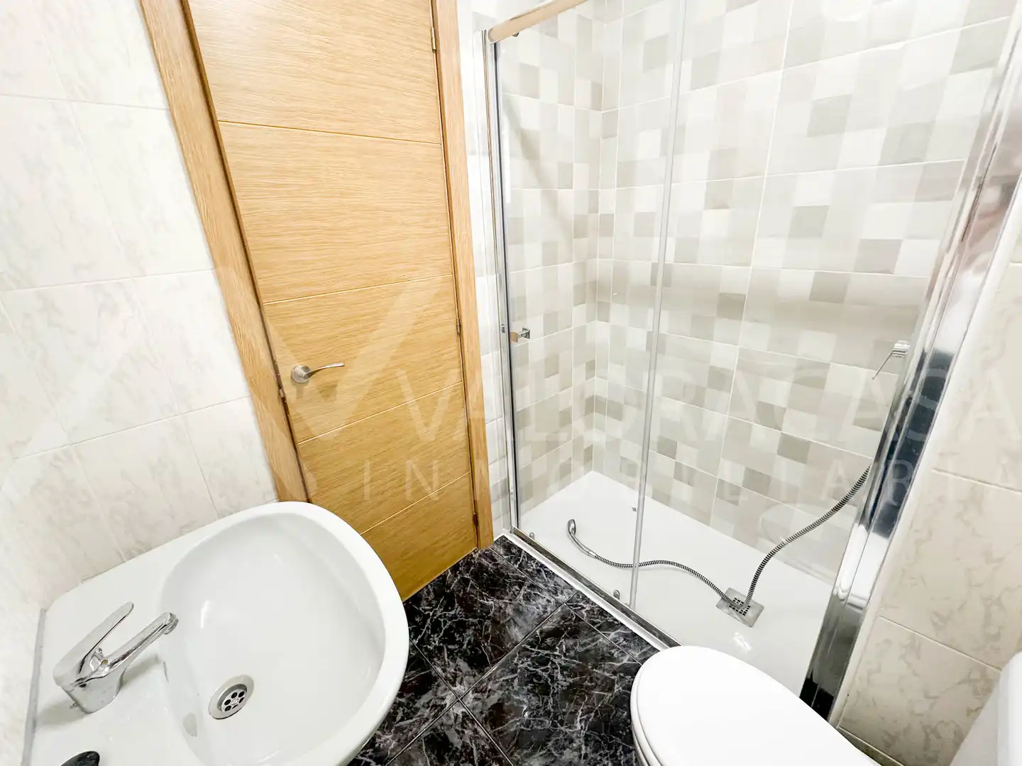 Bathroom of Flat for rent in Carretera de Cádiz