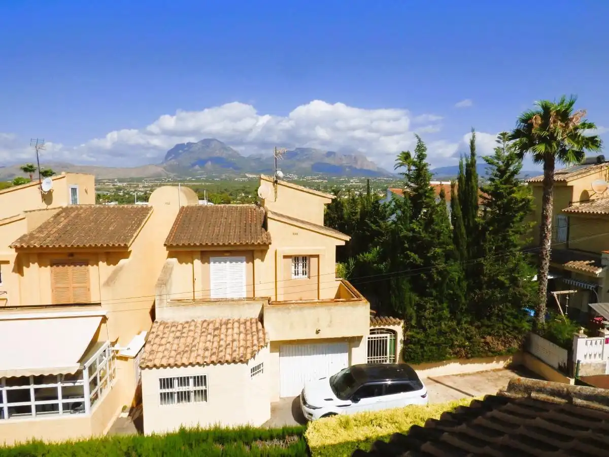 Vista exterior de Casa adosada en venta en Benidorm con Aire acondicionado y Internet