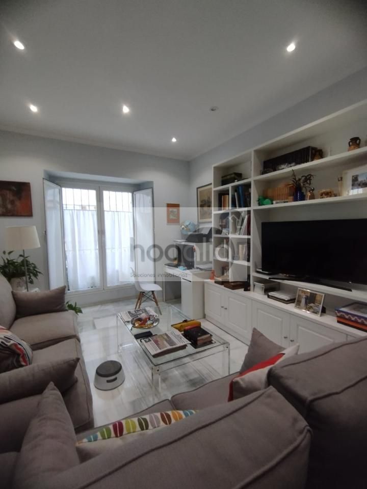 Living room of Flat to rent in  Sevilla Capital  with Air Conditioner, Storage room and Furnished