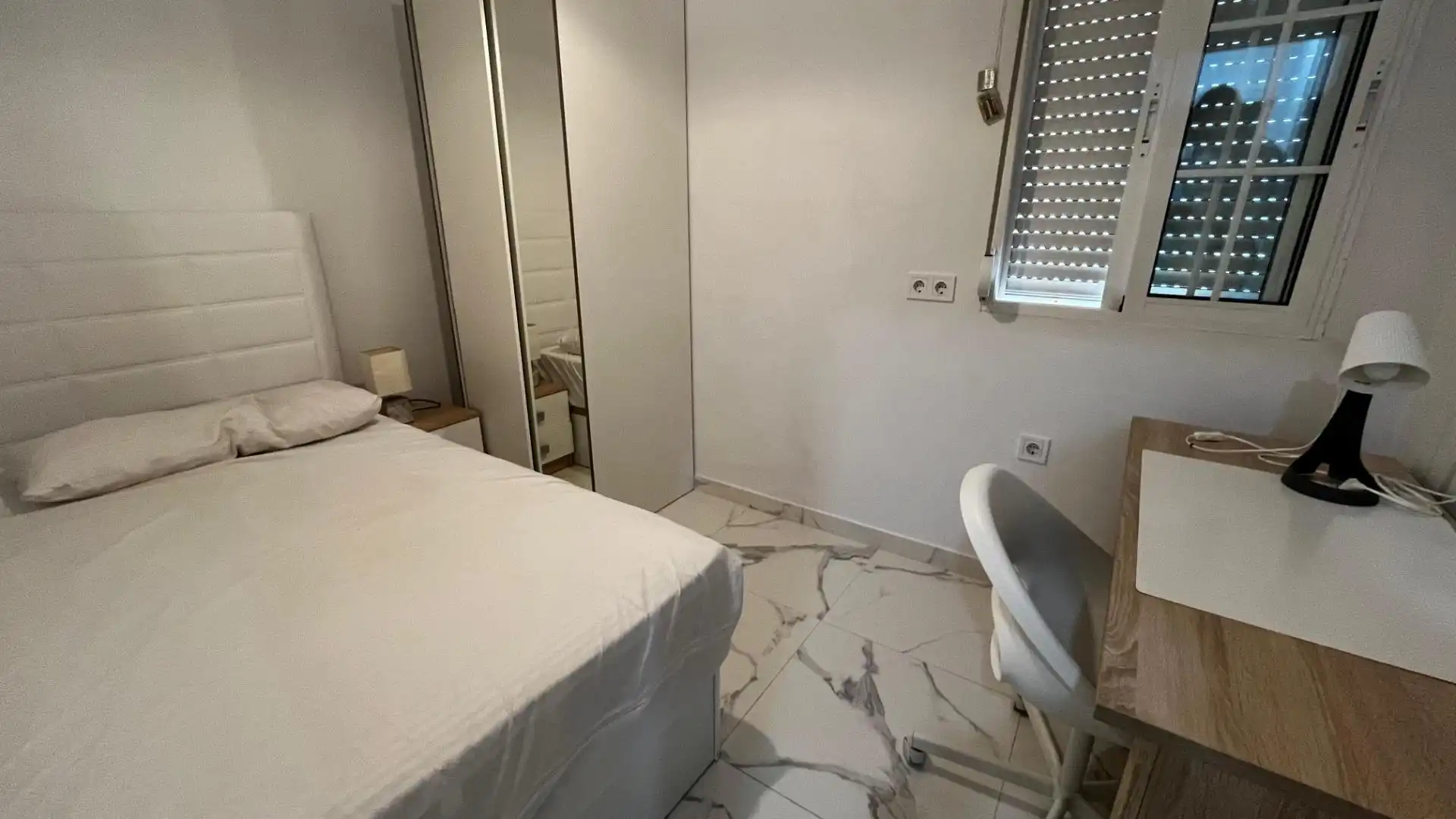 Habitació a Calle SEGRE, El Plantinar – Avda. La Paz - El Juncal