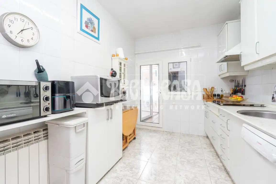 Cocina de Casa adosada en venta en Colmenar Viejo con Calefacción, Terraza y Balcón