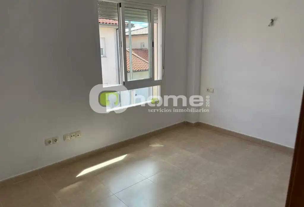Adossat amb jardí en venda a Avenida Argusino 19, imagen 2