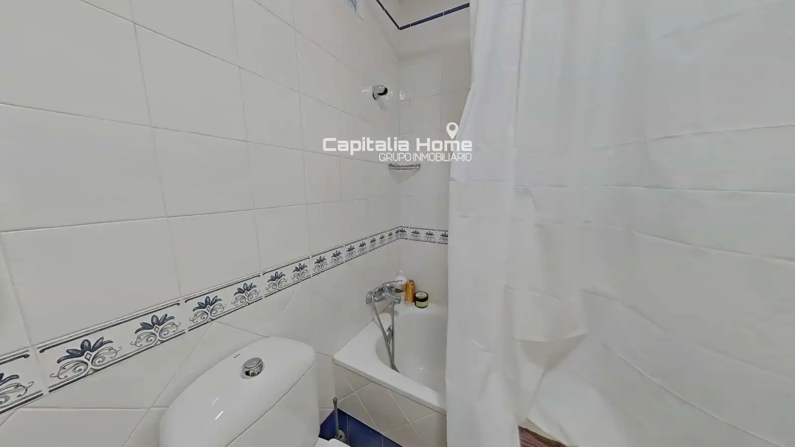 Badezimmer von Einfamilien-Reihenhaus zum Verkauf in Santa Pola mit Abstellraum, Schwimmbad und Möbliert